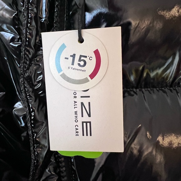 NEW WITH TAGS
NOIZE
Coco Cropped Glossy Puffer Jacket *NWT* - Picture 4 of 14